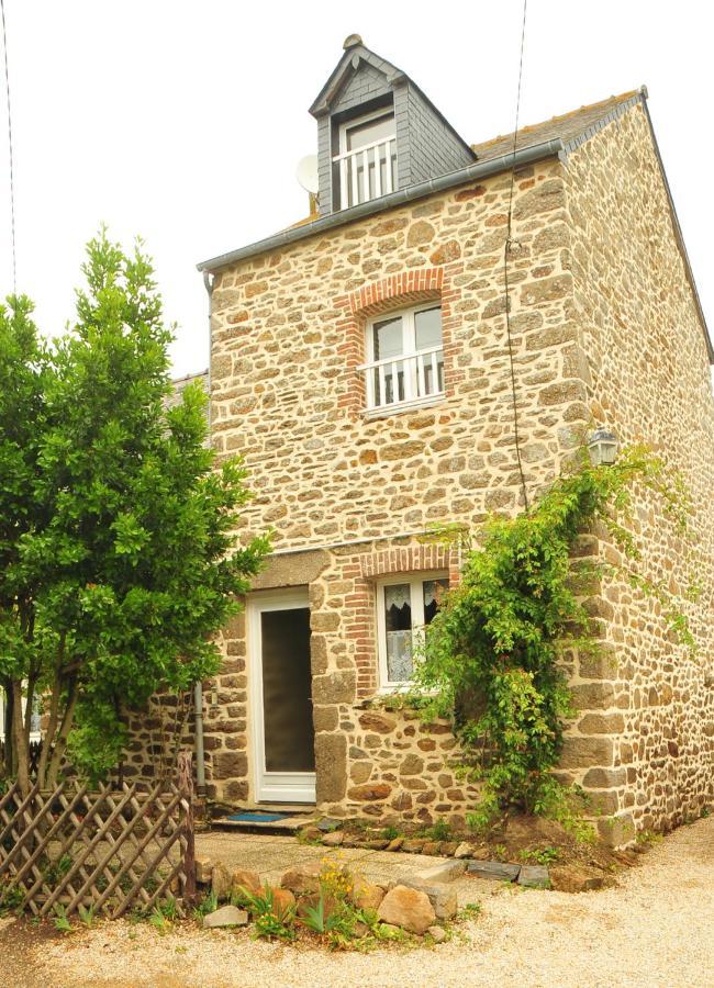 Hotel Camping Duguesclin à Saint-Coulomb Extérieur photo